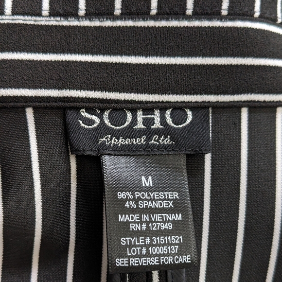 Striped b&w blazer with 3/4 sleeves with ruching. - Picture 3 of 8